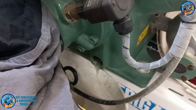 How To Replace Oil in Bitzer Compressor | Air Conditioning & Refrigeration | AC&R World смотреть онлайн