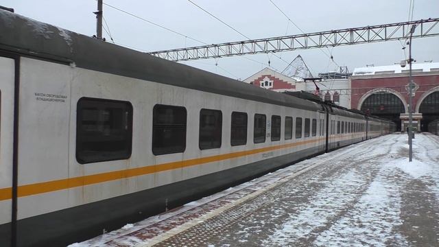 Электропоезд ЭП2Д-0213 сообщением 
