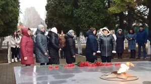Торжественное возложение цветов