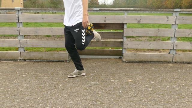 FLAMINGO AKKA Tutorial | Learn Street Football Skills смотреть онлайн