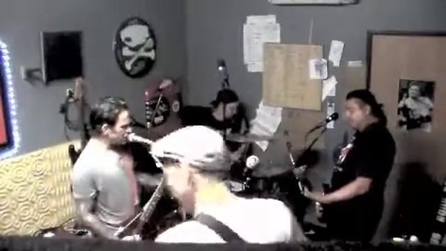 Twitching Fingers- cover- NOFX- stickin in my eye смотреть онлайн