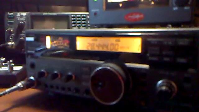 DX IZ8BGY - Z21DC Italy-Zimbabwe Icom IC-728 смотреть онлайн