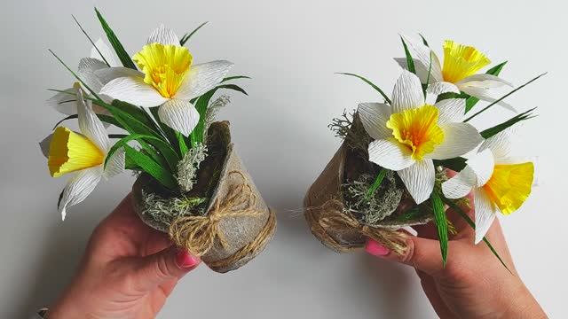 ♥️ Милый ВЕСЕННИЙ сувенир - подарок СВОИМИ РУКАМИ ♥️ Нарциссы из гофрированной бумаги смотреть онлайн
