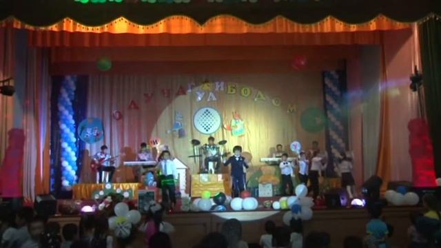 Чонибек муминов-ман алифбо мехонам\дедская песня- Jonidek Muminov смотреть онлайн