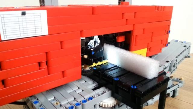 Piła taśmowa Bomar SL 520 z LEGO Technic смотреть онлайн