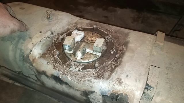 Переварка порога и снятие правого бака.