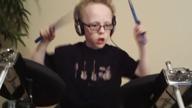JAXON SMITH HEART BARRACUDA 6 year old self taught drummer.MOV смотреть онлайн