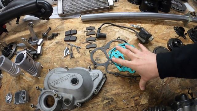 Épisode 3!😜Une surprise de taille sur le moteur du kart!😱et un nettoyage complet et minutieux!😅 смотреть онлайн