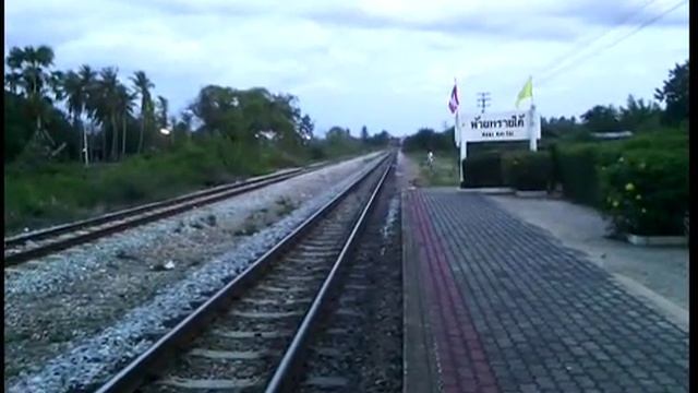 Huai Sai Tai Railway Station by SRT Special Express Train смотреть онлайн