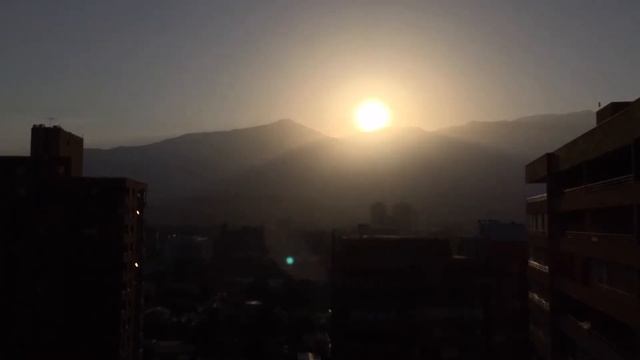 Sunrise in Santiago, Chile смотреть онлайн