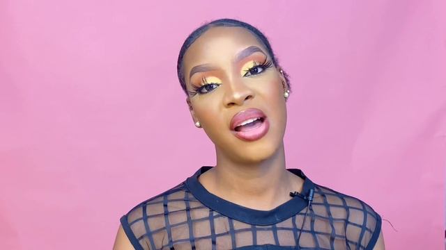 MAKEUP ESSENTIALS FOR BEGINNERS |WHAT SHOULD BE IN YOUR MAKEUP STARTER KIT IN 2022 смотреть онлайн