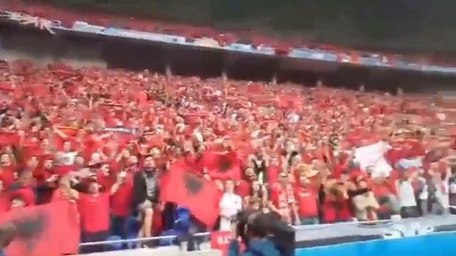 EURO 2016 Albanian Fans Singing 'Kuq e Zi' Red & Black in Lyon смотреть онлайн