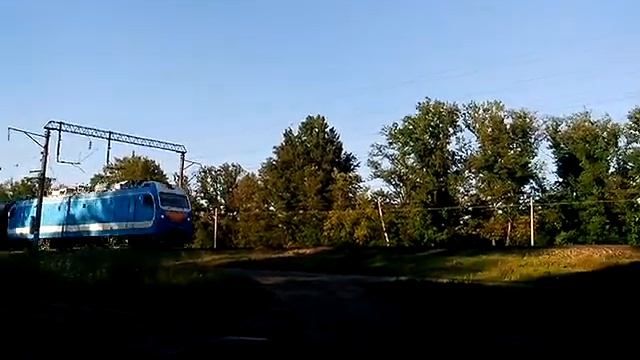 Поезд едет смотреть онлайн