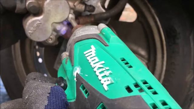 素人爺さんスペイシー100のフロントブレーキパッド替えに挑戦してみた смотреть онлайн