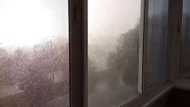 Молния ударила в ЛЭП смотреть онлайн