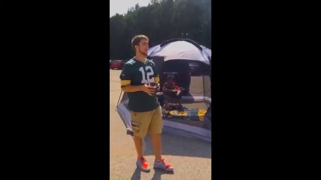 Tailgating Packers Rover смотреть онлайн