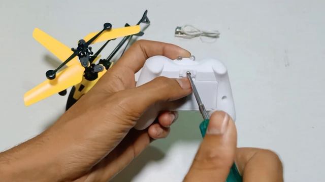 mini yellow 2.4Hz new rc helicopter Unboxing and fly test смотреть онлайн