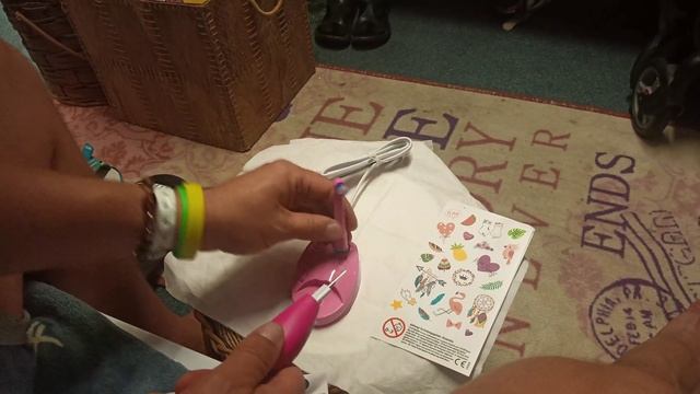 Детская зубная электро щётка. 9,99 эвро. Магазин DM. Аугсбург - Германия. смотреть онлайн