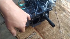 Разборка мотора Sea Prо 9.8 , снимаю сломанный дэйдвуд.