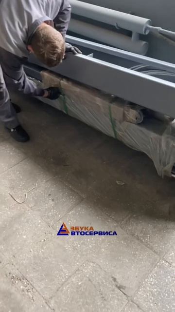 Установка подъёмников LAUNCH TLT 245 AT(L) 4,5 т кг от компании Азбука Автосервиса 3 серия #launch смотреть онлайн