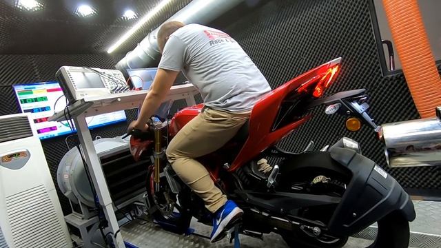 TVS RR310 power performance with aRacer ECU смотреть онлайн
