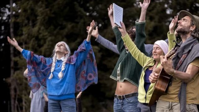 We are circling by Uria tsur смотреть онлайн