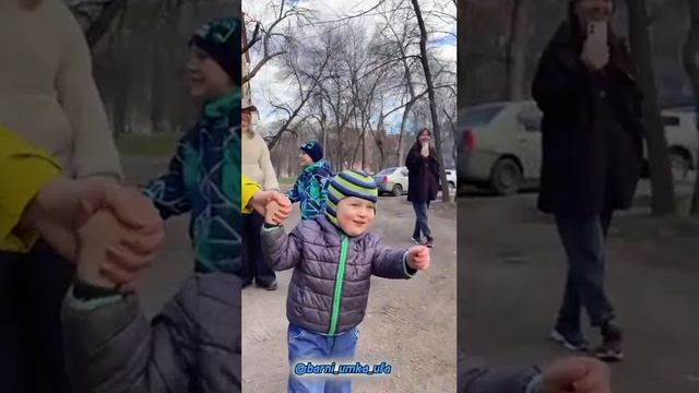 мишка поздравил Радмира с 3 х летием 🎊 смотреть онлайн