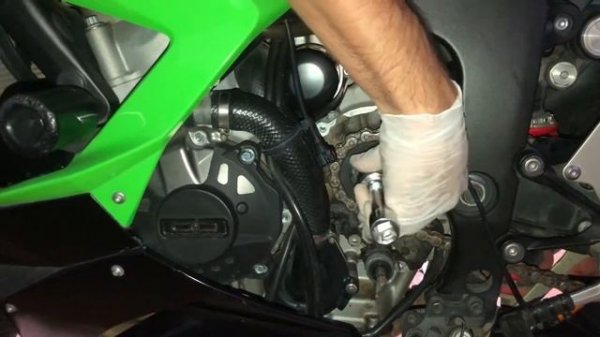 Como sacar la transmision ninja ZX 6R 2014 -- How to remove the 2014 ninja ZX 6R transmission