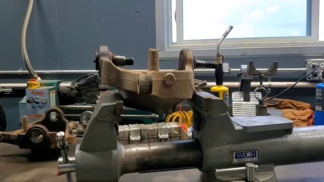 Removing Ball Joints With Astro Thor Air Hammer смотреть онлайн