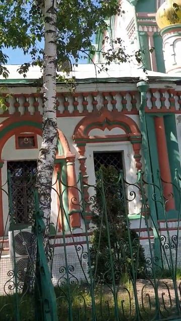Храм в Хамовниках. Москва из автобуса. Улица Льва Толстого. смотреть онлайн