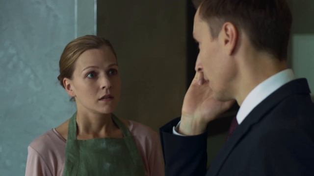 Sasha has given up everything for family, but now her life falls apart. YEAR OF THE DOG. EPISODE 1 смотреть онлайн