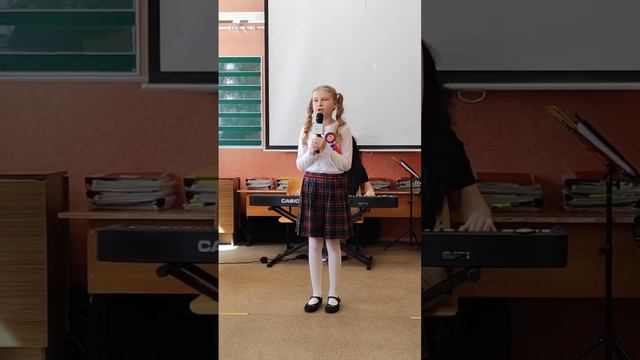 Выпускной в 4 классе. На мотив песни «Чунга-чанга». Исполняют дочка и мама. смотреть онлайн