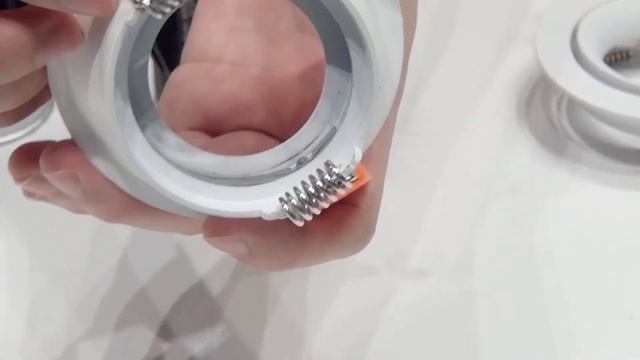 Anti-glare Lens&Reflector Design COB LED MR16 Module смотреть онлайн