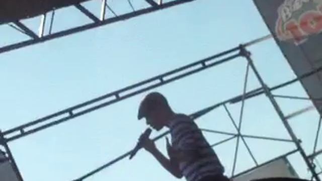 Prince Royce blows a kiss at my camera! смотреть онлайн