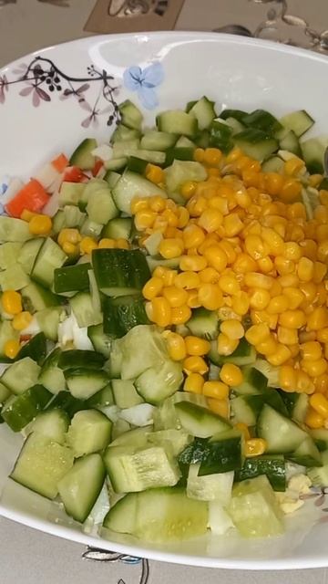 Вкуснейший и простой салат.Из крабовых палочек смотреть онлайн