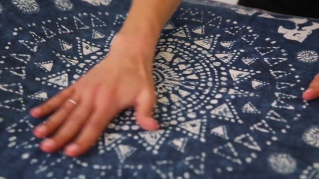 Manduka yogitoes® Yoga Towel Review смотреть онлайн