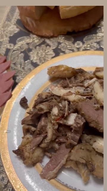 Как же это фкусно это наше Национальное блюдо тандир гушт 🤤#shorts #мясоед 😂 чита силы же есть 💪 смотреть онлайн