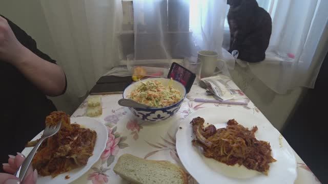 Готовлю деревенский обед. Жизнь в Сибири.