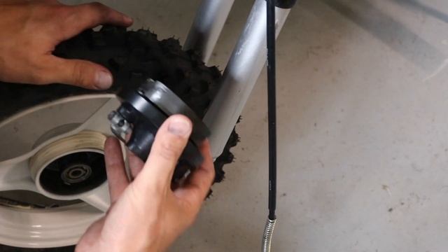 How to change the tires on a Yamaha PW50 смотреть онлайн