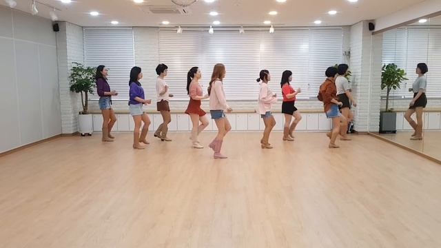 JENNY'S CHA- Line Dance( Ultra Beginner social cha)Jenifer Wolf смотреть онлайн