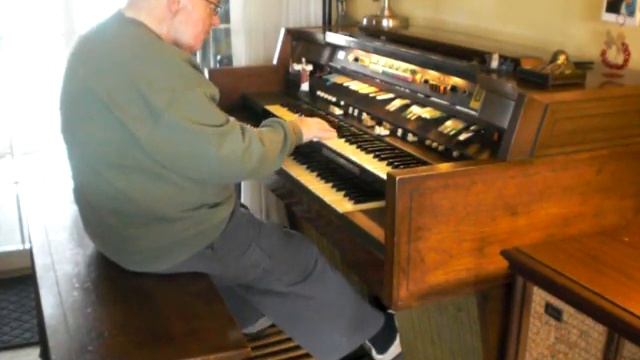 Mike Reed Plays 