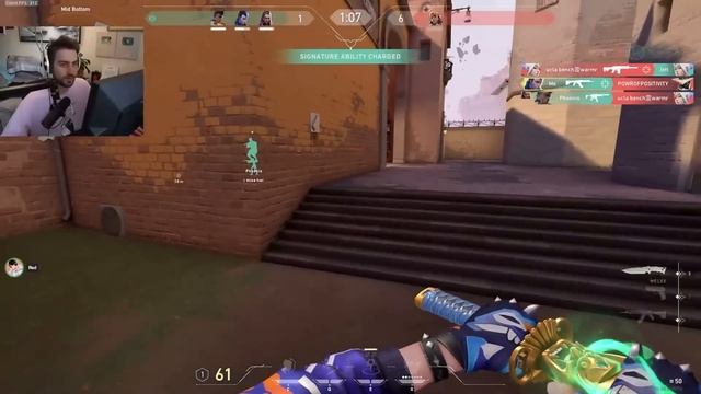 Red shows "CLONE BOOST" that makes him TP on a Wall... смотреть онлайн