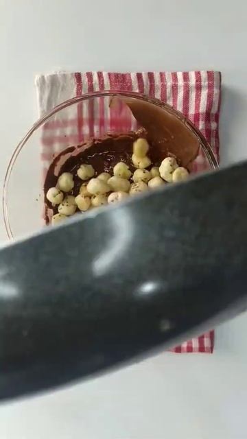 choco peanut makhana #shorts #youtubeshorts #deliciouslywow смотреть онлайн