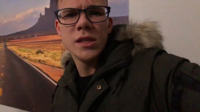 ПРАНК 'ОНО' ЖУТКИЙ ВОЗДУШНЫЙ ШАР над МЛАДШИМИ БРАТЬЯМИ RAU TV смотреть онлайн