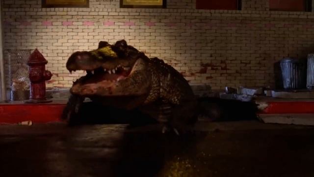 ALLIGATOR: Rancoroso crocodilo fora de escala toca o terror tornando um policial calvo a esperança! смотреть онлайн
