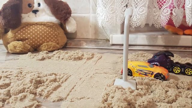 Hot Wheels RACE OFF Magic color on kinetic sand Мультик про Машинки ХотВилс смотреть онлайн