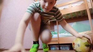 За 24 Часа Учусь набивать Мяч на ноге!!! Я стал футболистам!!! ( Я сломал ногу😧!!! )