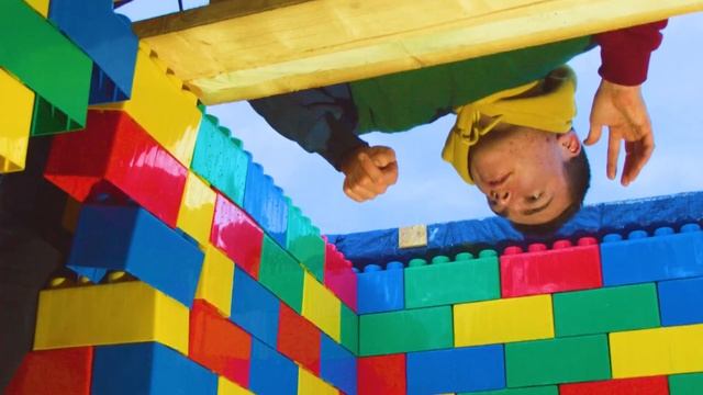 I Built A Secret Underground Lego Temple (With Swimming Pool) смотреть онлайн