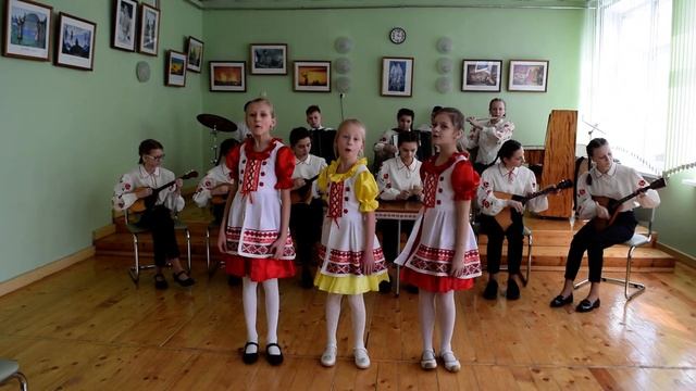 Ансамбль "Дроби" Кацілася чорна галка смотреть онлайн