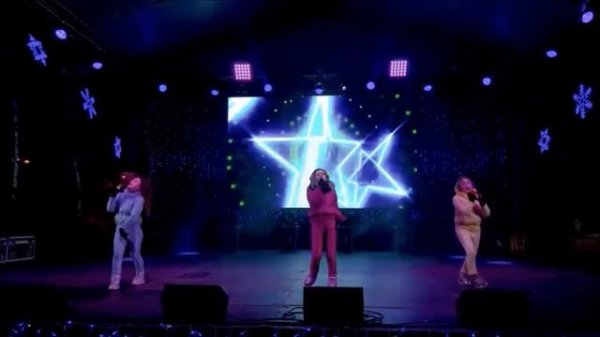 Оформление сцены на Новый год от Christmas Spb